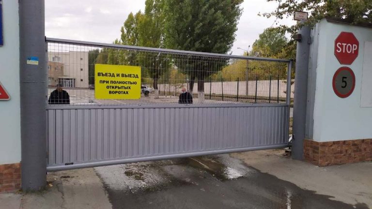 откатные промышленные ворота для предприятий